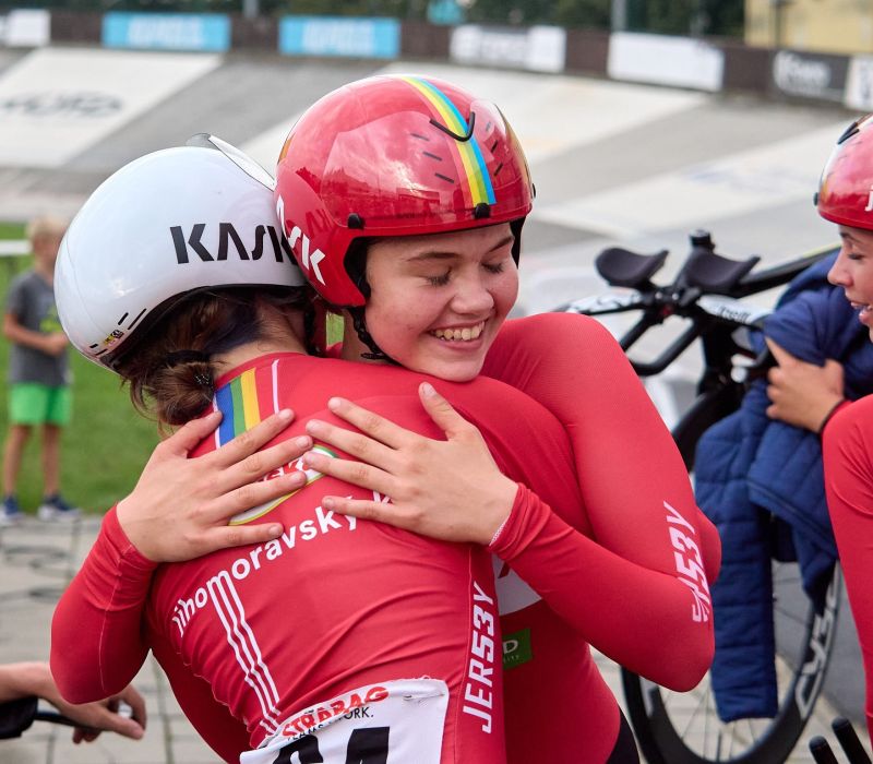 SCM JmK: Práce, která přináší výsledky – zlatý úspěch ve stíhačkách družstev!